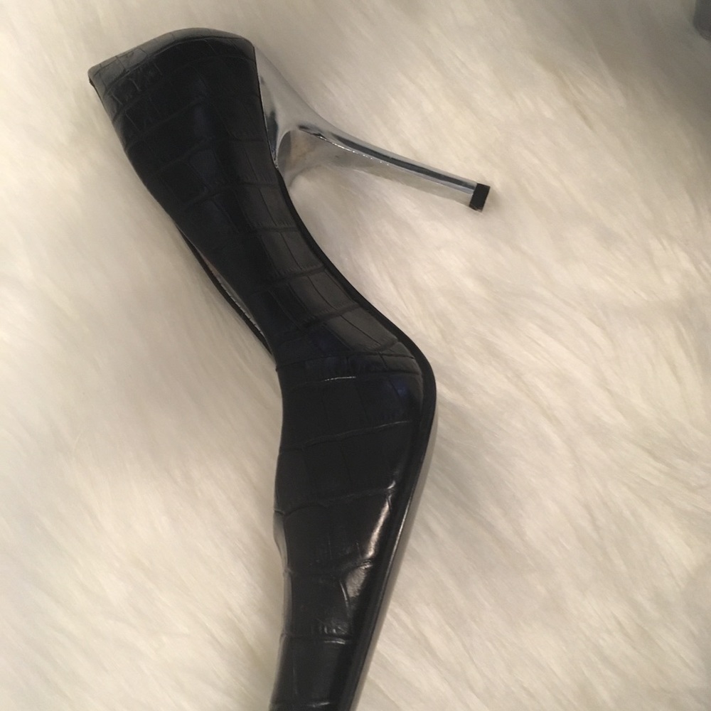 Steve Madden Tarrah Black Croco Size 8.5